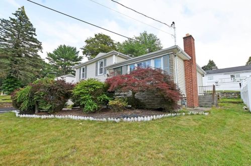 4 Prescott Ave, Providence, RI 02919-3428