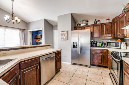 6881 Moss Ln, Fort Worth TX  76182-7039 exterior