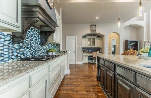 6911 Cyn Mdw Dr, Garland TX  75048-3050 exterior