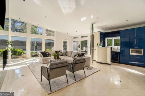 887 Berkshire Rd, Atlanta GA  30324-4929 exterior