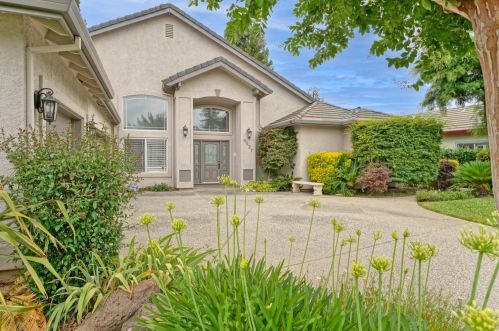 8527 Allister Way, Elk Grove, CA 95624-3123