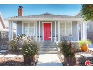 1286 Mullen Ave, Los Angeles, CA 90019-3017