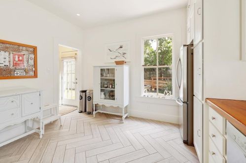 1717 5th St, Austin TX  78702-4635 exterior