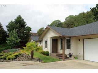 1869 Todd St, Roseburg OR  97470-5612 exterior