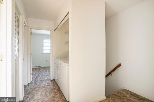 402 Coreopsis Dr, Lancaster PA  17602-1143 exterior