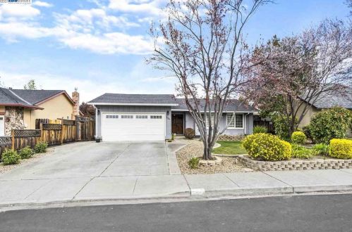 534 Alameda Dr, Livermore, CA 94551-1502