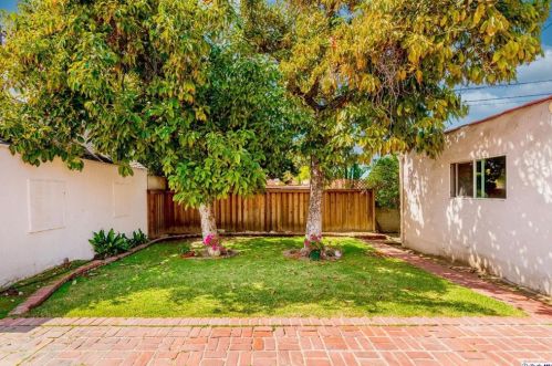 1151 Cedar St, Glendale CA  91207-1728 exterior