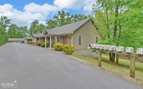 56 Hickory Ct, Toccoa, GA 30577-3586