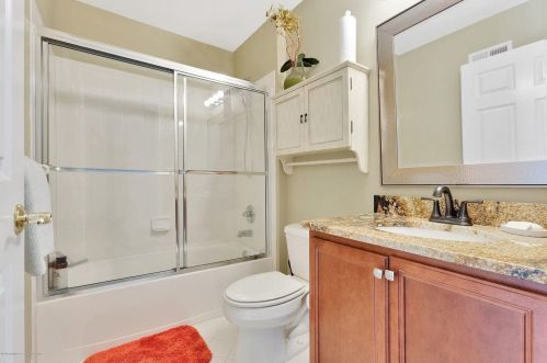19 Carleton Dr, East Freehold NJ  07728-9273 exterior