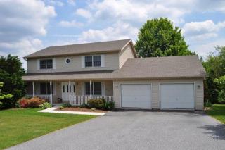 714 Pinewood Cir, Primrose, PA 17901-9554