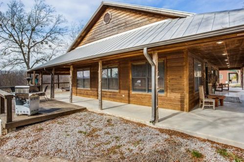 2664 Rose Hl Rd, Whitewright TX exterior