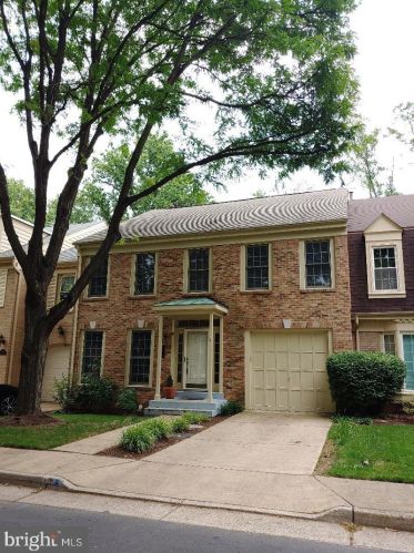1565 Mclean Commons Ct, Mc Lean VA  22101-4335 exterior