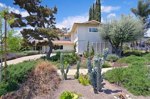 1327 Ukiah Way, Upland, CA 91786-3158