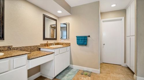 16163 Setting Sun Cir, Riverside CA  92503-0527 exterior