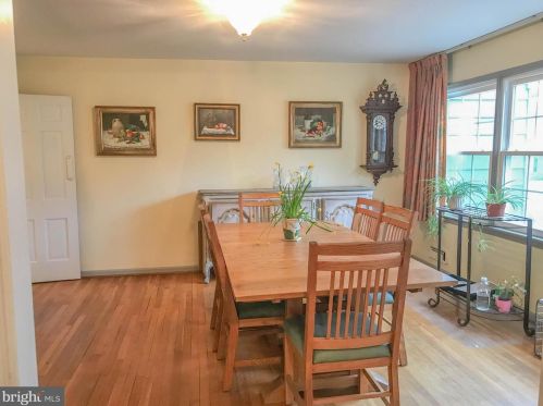 43 Philip Dr, Princeton NJ  08540-5409 exterior
