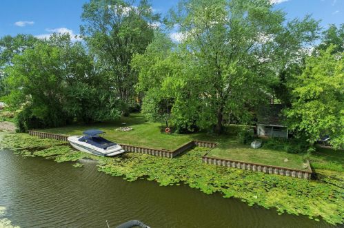 26227 Heart O Lakes Blvd, Antioch, IL 60002-9638