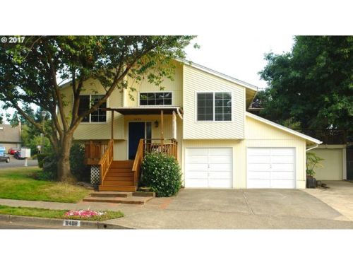 8498 Santiam Dr, Tualatin, OR 97062-9109