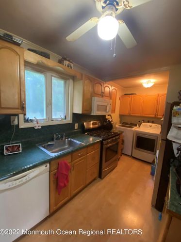 134 Huntley Ave, Berkeley Township, NJ 08721-1318