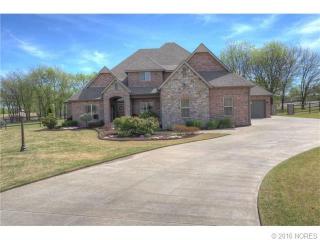 6697 Hummingbird Ct, Owasso, OK 74055-5113