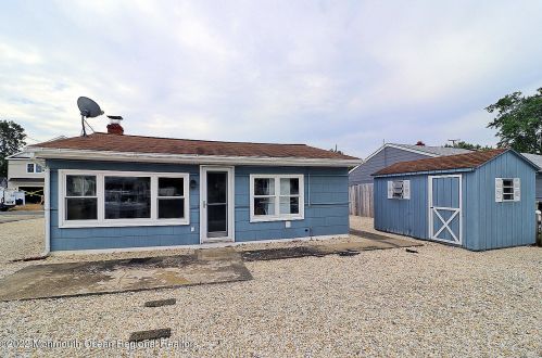 804 Harbor Rd, Lacey, NJ 08731-5211
