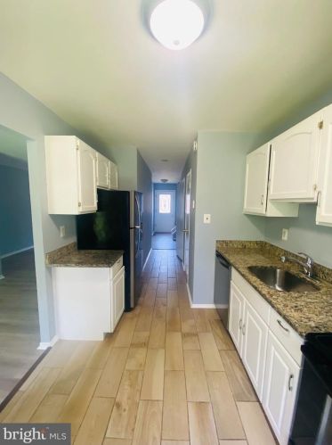2932 Cambridge Dr, Woodbridge VA  22192-3131 exterior