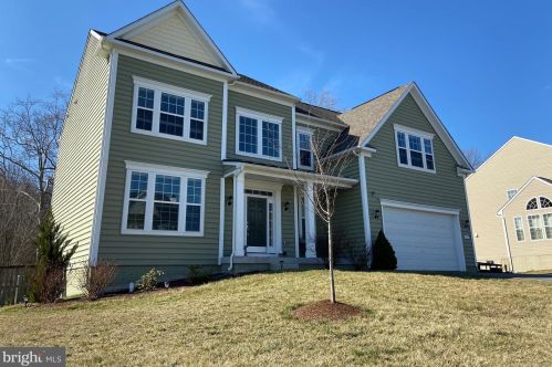 417 Chickamauga Dr, Harpers Ferry, WV 25425