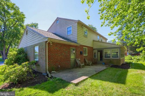 1845 Rockford Ln, Lancaster PA  17601-5028 exterior