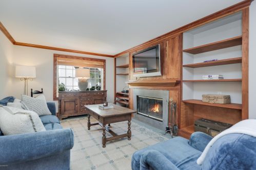 42 Old Mill Rd, Greenwich CT  06831-3346 exterior