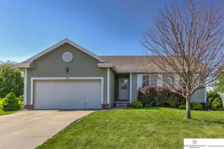 1506 Charleston Dr, Omaha, NE 68133-2804