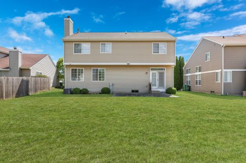 1510 Arlington Ln, Gurnee, IL 60031-5652