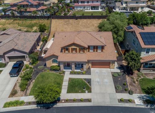 422 Peacock Way, Vacaville, CA 95688-8781