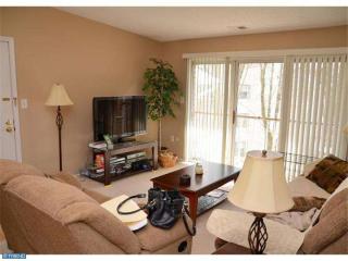 6 Willow Ct, Trenton NJ  08619-4619 exterior