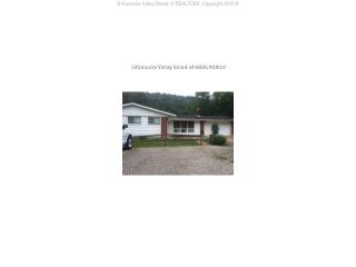 15 Meadow Ln, Elkview, WV 25071-9646
