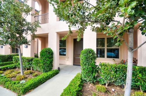 131 Kempton, Irvine CA  92620-2139 exterior