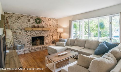 345 Princeton Ave, Berkeley Township NJ  08721-2321 exterior