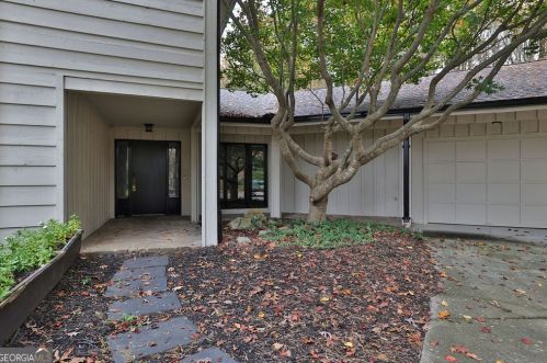 120 Huntcliff Pt, Atlanta GA  30350-1601 exterior