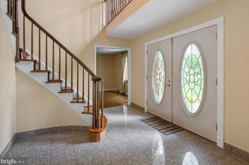 1 Teak Ln, Princeton NJ 08540-4724 exterior