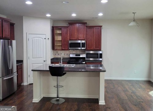 174 Hillcrest Cir, Hiram, GA 30141-5256