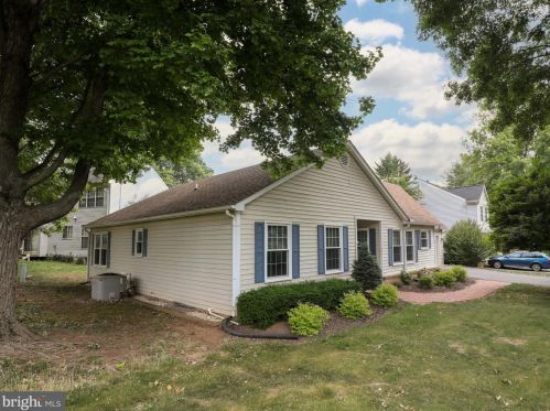 311 Foxridge Dr, Leesburg, VA 20175-2511