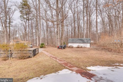 165 Gingerbread Ln, Harpers Ferry WV 25425-5591 exterior