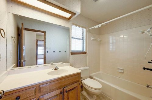 1500 Ben Crenshaw Way, Austin TX  78746-6120 exterior