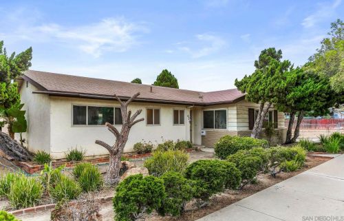 1056 4th Ave, Chula Vista, CA 91911-1907