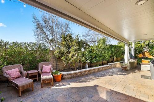 8 Campanero, Irvine CA  92620-1821 exterior