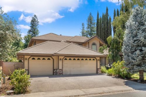 9105 Camden Way, Elk Grove, CA 95624-3035