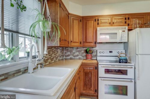 36 Academy Dr, Ephrata PA  17522-1321 exterior