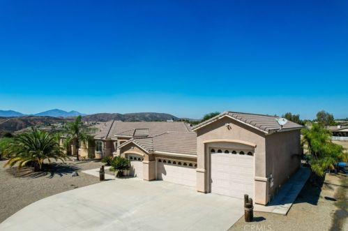 18537 Fort Lauder Ln, Perris, CA 92570-6066