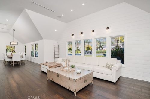 864 Kenneth Rd, Glendale CA  91202-1448 exterior