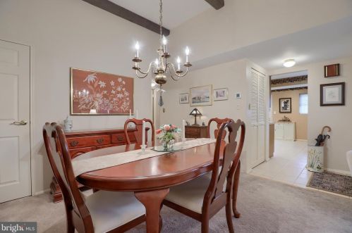 185 Valleybrook Dr, Lancaster PA  17601-4620 exterior