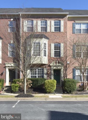 4879 Cavallo Way, Woodbridge, VA 22192-5436