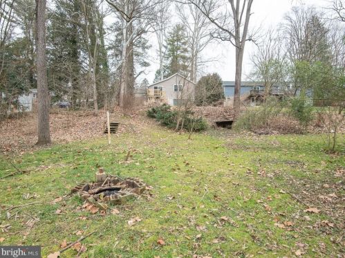 2122 Millcreek Rd, Lancaster PA  17602-4749 exterior